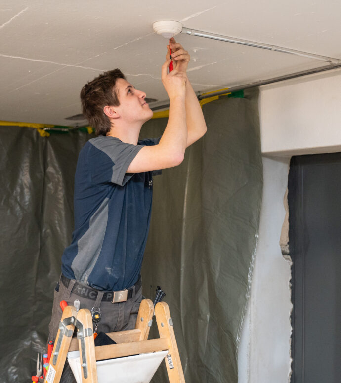 EWO01825_hoch-690x775